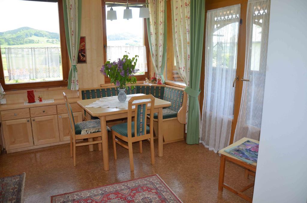 Ferienhaus Mitterbauer Oberhofen am Irrsee Pokoj fotografie